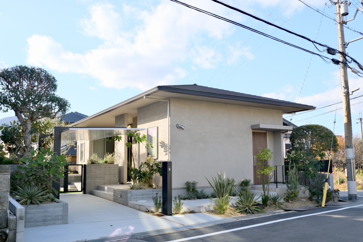 奈良県 ペットと暮らす角地・平屋のエクステリア＆ガーデン