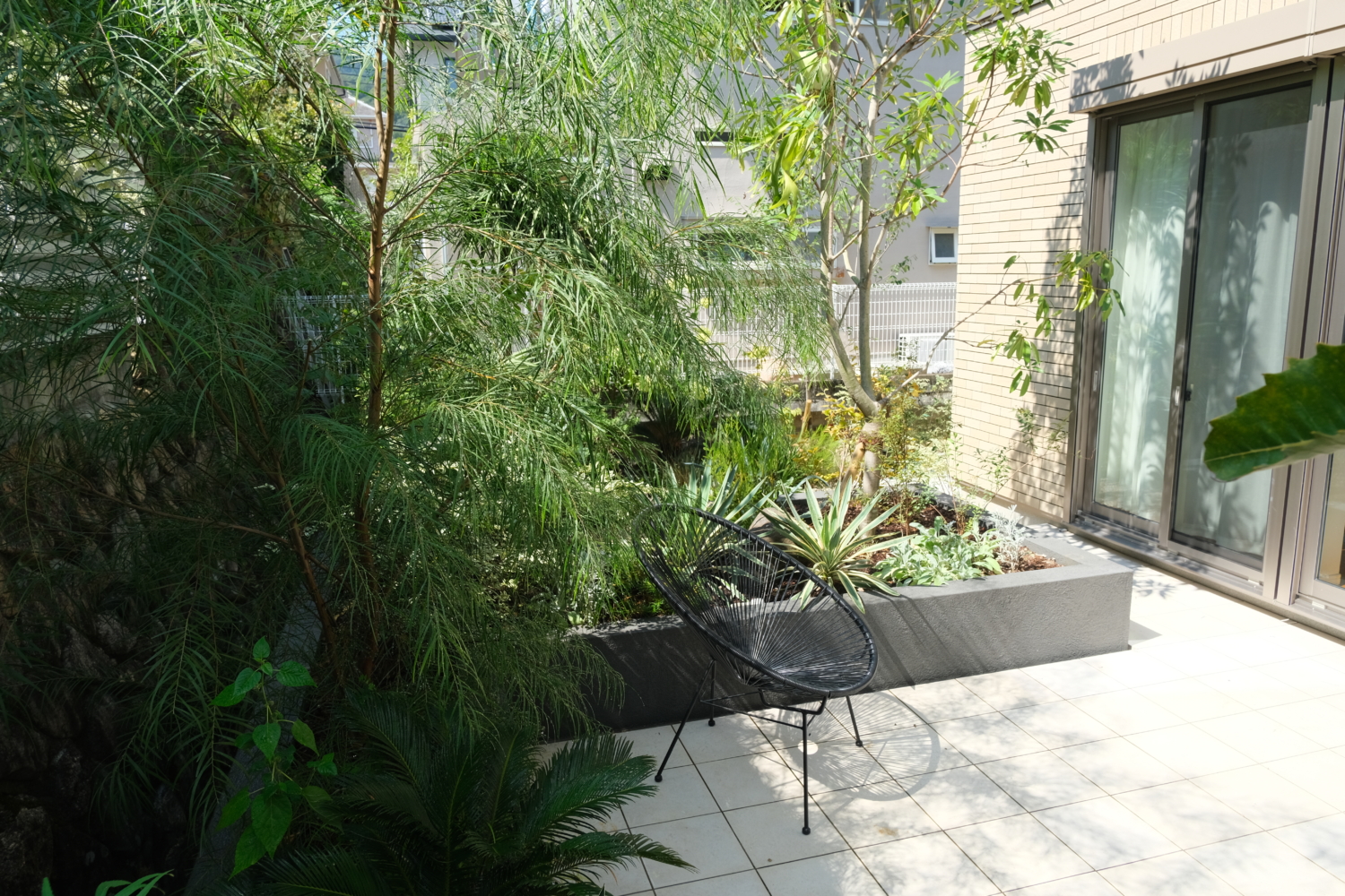 宝塚市　ガーデン　タイルテラスの庭 