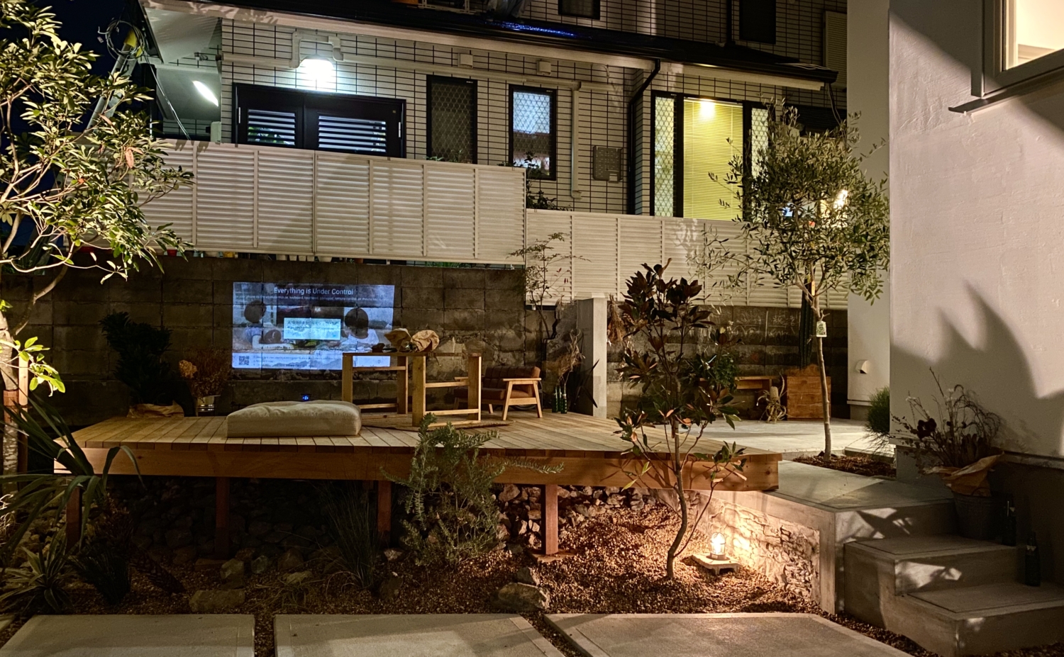 高槻市 子供と暮らす庭 ライティング