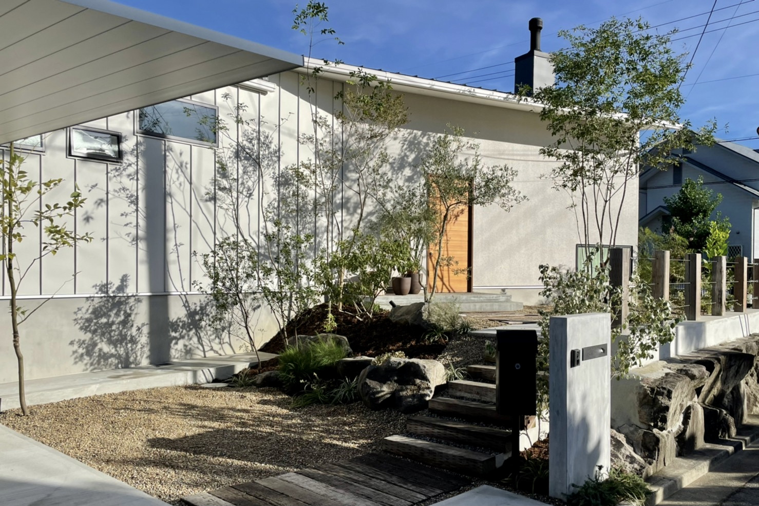 猪名川町 平家住宅へ続く雑木のアプローチ