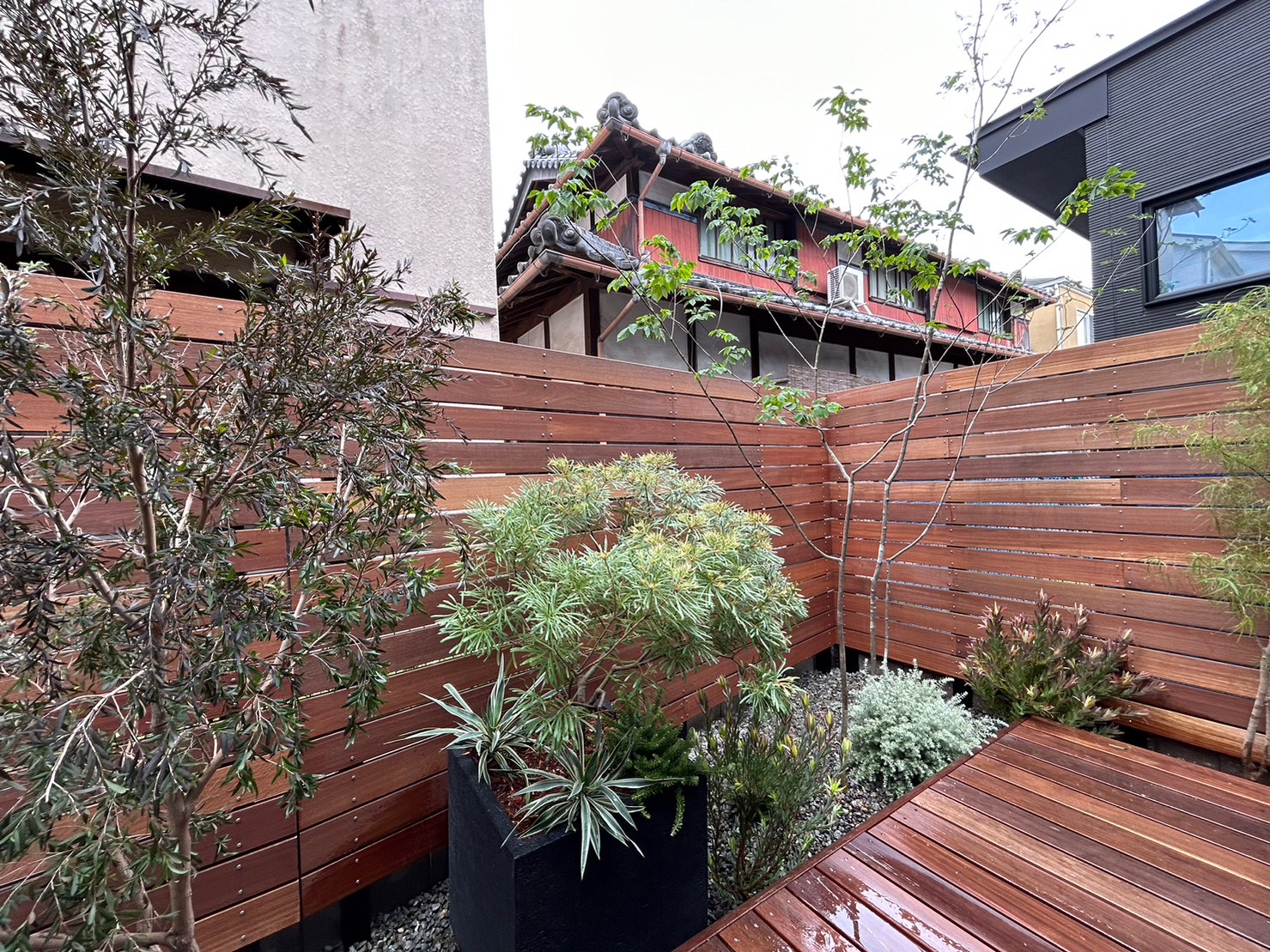 枚方市　ウッドデッキ周りの植栽計画